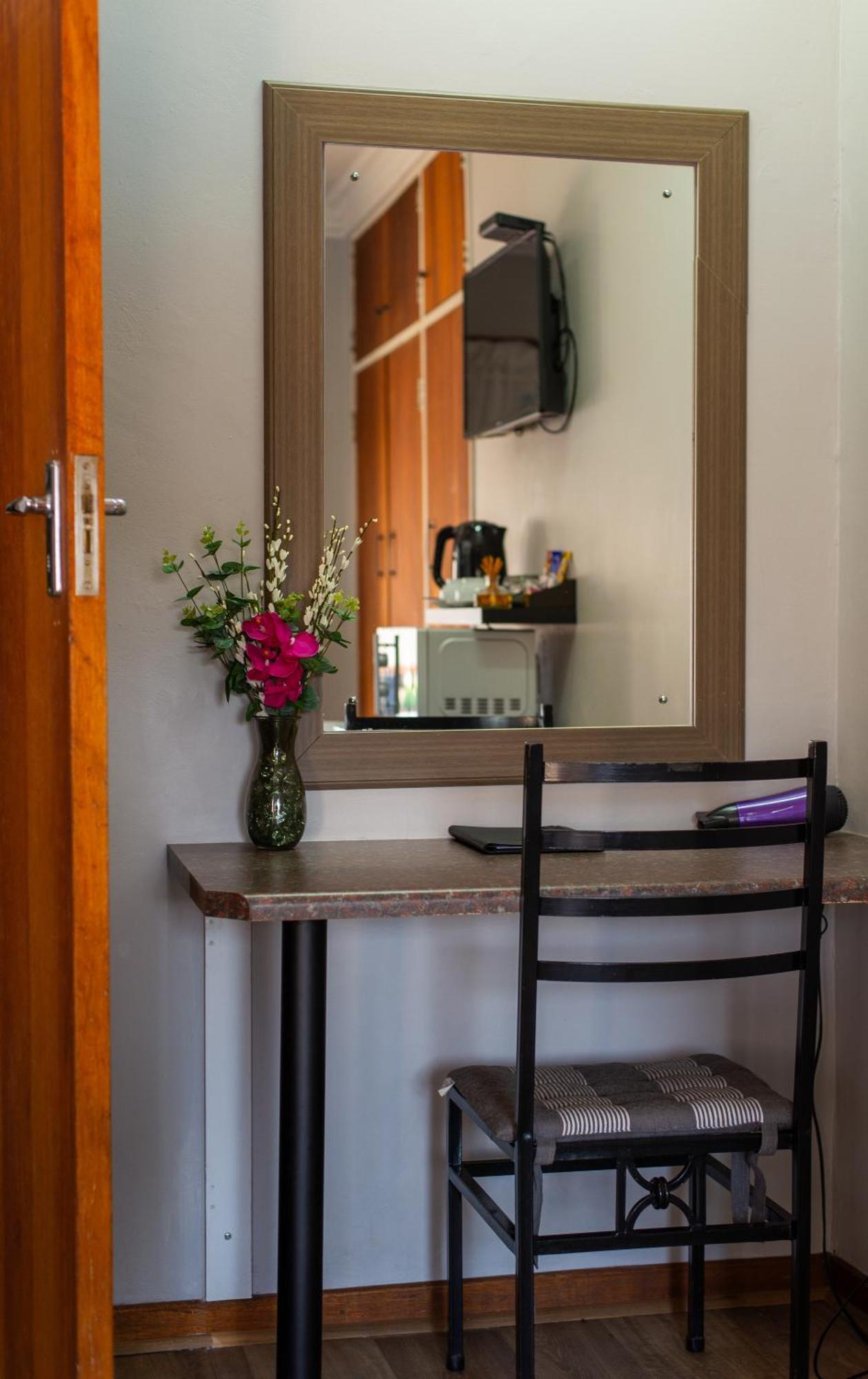 Diamond Rose Guest House Мидделбург Экстерьер фото